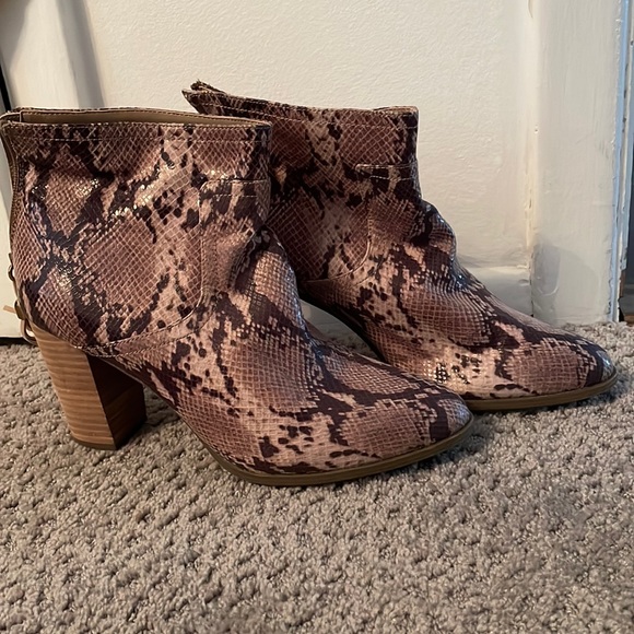 Anne Klein faux snake skin booties - Picture 1 of 6